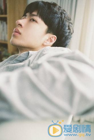 范晓东侧颜写真 范晓东高清写真_范晓东高清剧照