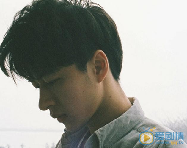 范晓东侧颜写真 范晓东高清写真_范晓东高清剧照