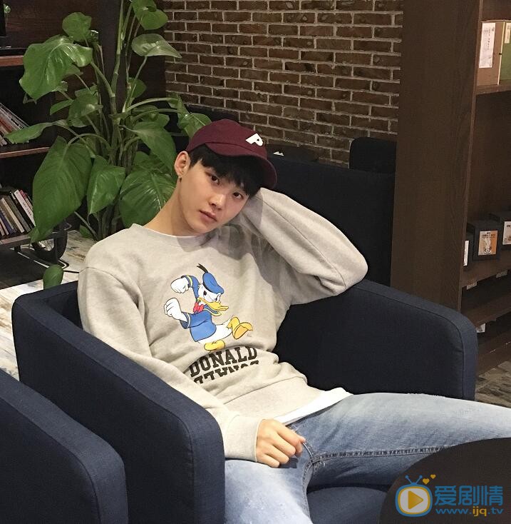 周彦辰生活照 周彦辰高清写真_周彦辰高清剧照