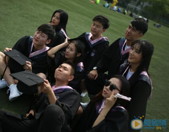 陈泇文毕业照 陈泇文高清写真_陈泇文高清剧照