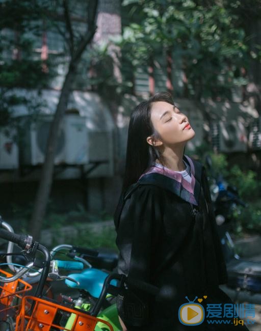 陈泇文毕业照 陈泇文高清写真_陈泇文高清剧照