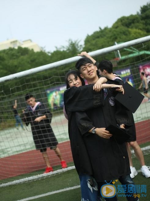 陈泇文毕业照 陈泇文高清写真_陈泇文高清剧照