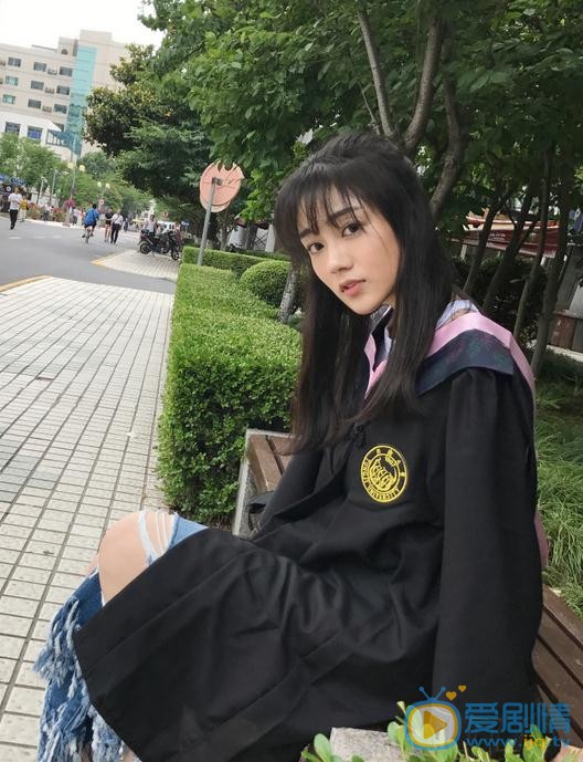 陈泇文毕业照 陈泇文高清写真_陈泇文高清剧照