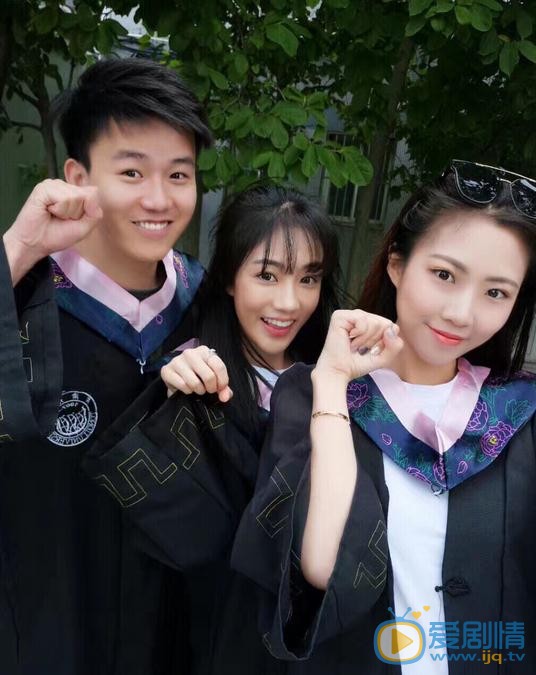 陈泇文毕业照 陈泇文高清写真_陈泇文高清剧照