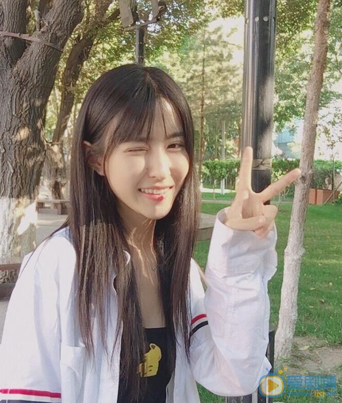 曹明悦卖萌照 曹明悦高清写真_曹明悦高清剧照