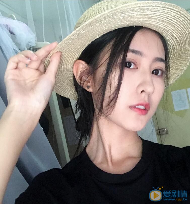 曹明悦卖萌照 曹明悦高清写真_曹明悦高清剧照