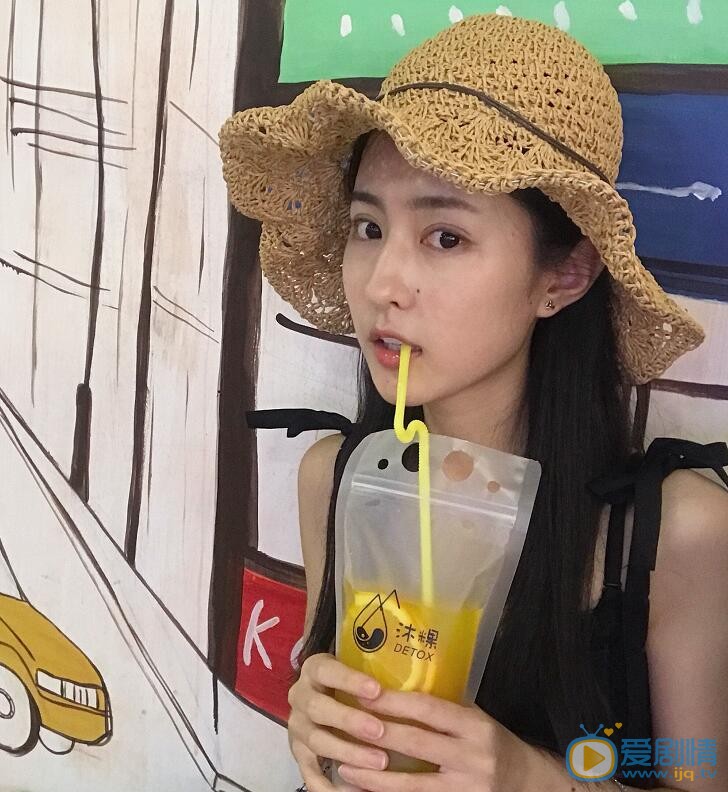 曹明悦卖萌照 曹明悦高清写真_曹明悦高清剧照