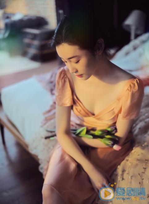 张辛苑粉色写真 张辛苑高清写真_张辛苑高清剧照