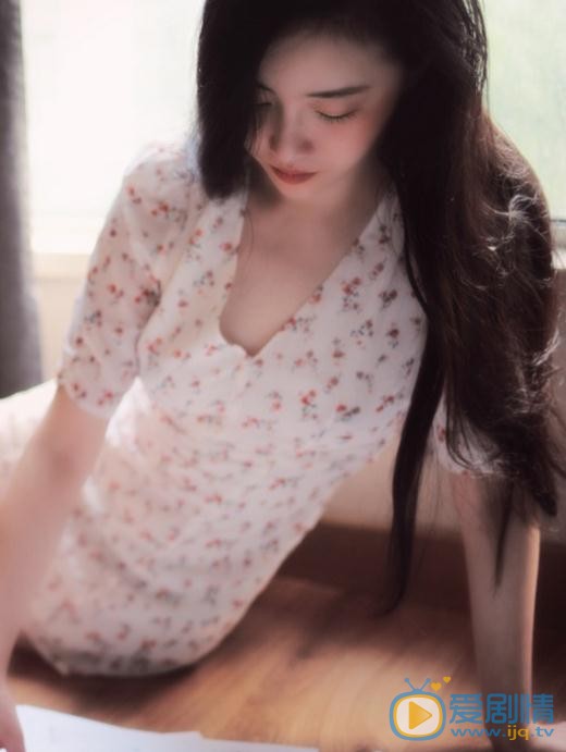 张辛苑碎花写真 张辛苑高清写真_张辛苑高清剧照