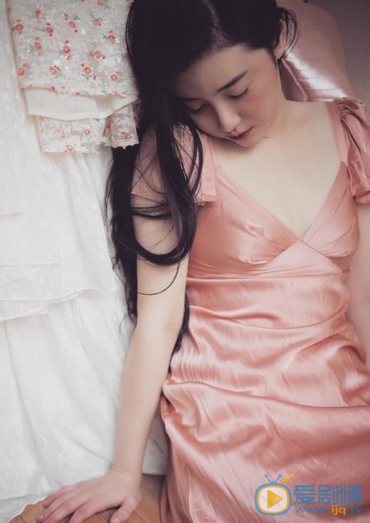 张辛苑粉色写真 张辛苑高清写真_张辛苑高清剧照