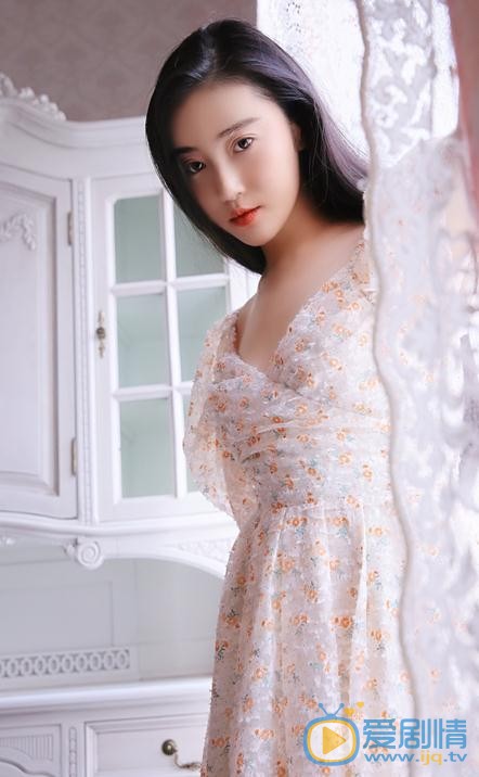 张辛苑碎花写真 张辛苑高清写真_张辛苑高清剧照