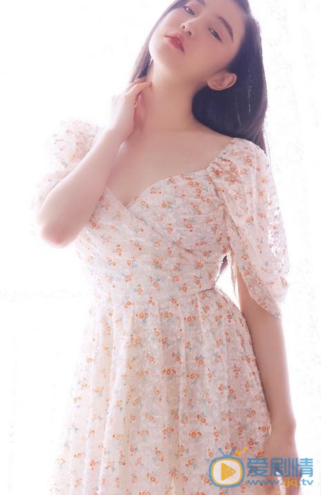 张辛苑碎花写真 张辛苑高清写真_张辛苑高清剧照