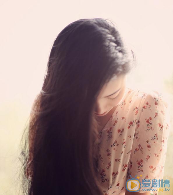 张辛苑碎花写真 张辛苑高清写真_张辛苑高清剧照