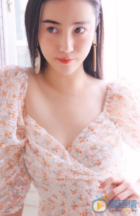 张辛苑碎花写真 张辛苑高清写真_张辛苑高清剧照