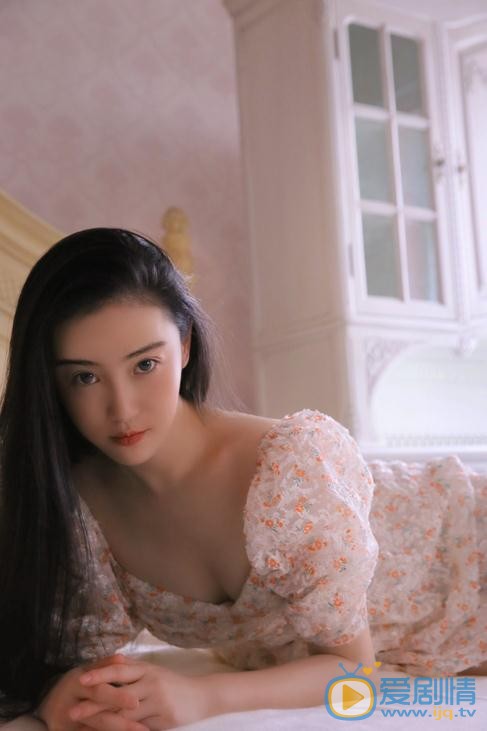 张辛苑碎花写真 张辛苑高清写真_张辛苑高清剧照
