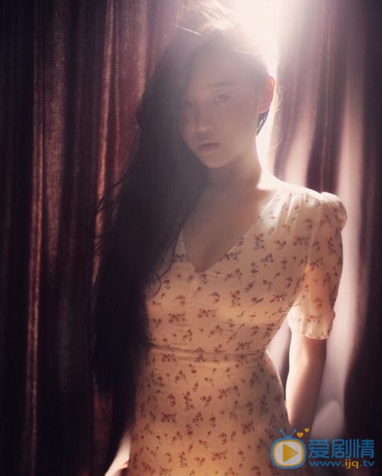 张辛苑碎花写真 张辛苑高清写真_张辛苑高清剧照