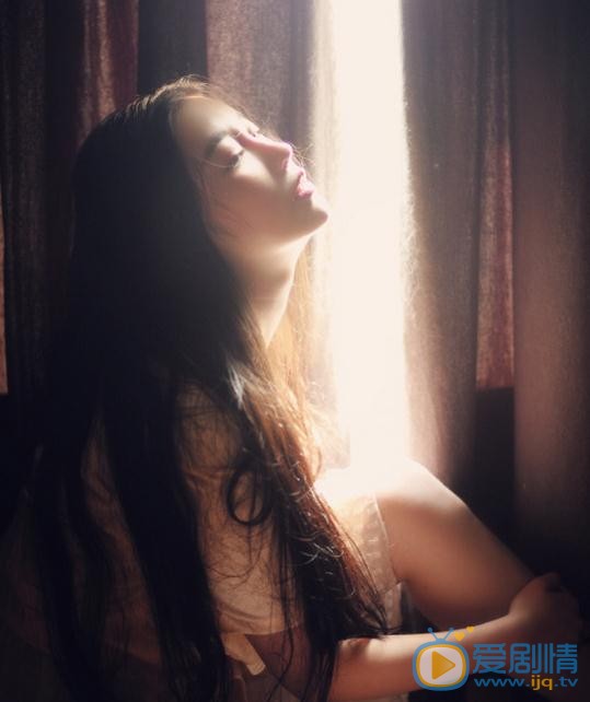 张辛苑碎花写真 张辛苑高清写真_张辛苑高清剧照