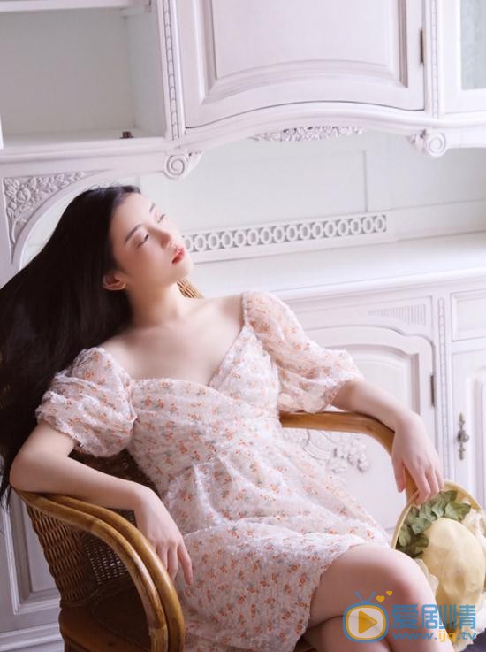 张辛苑碎花写真 张辛苑高清写真_张辛苑高清剧照