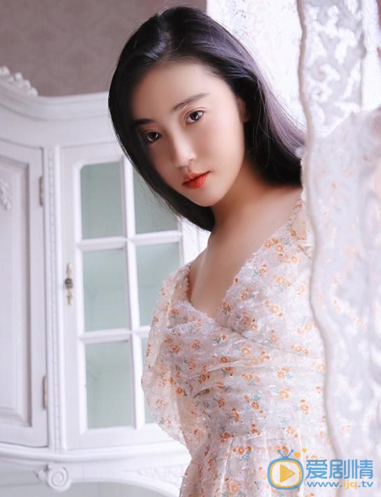 张辛苑碎花写真 张辛苑高清写真_张辛苑高清剧照