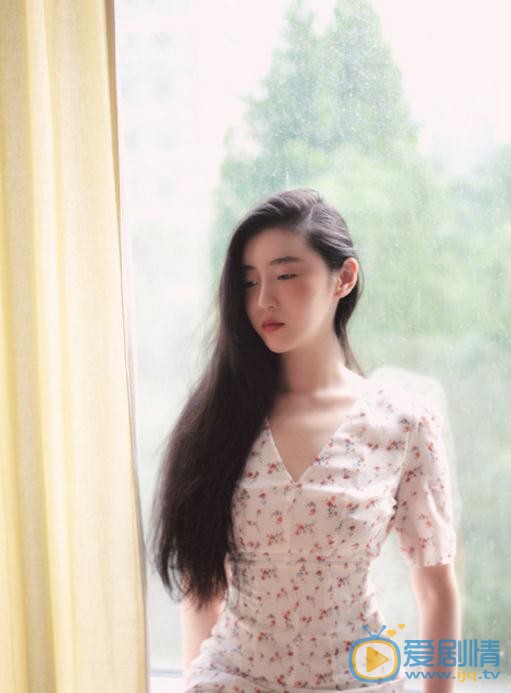 张辛苑碎花写真 张辛苑高清写真_张辛苑高清剧照
