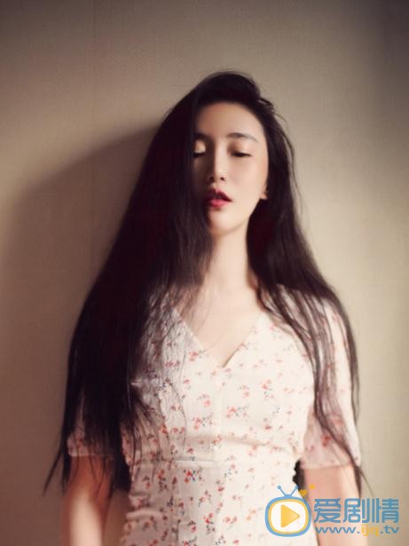 张辛苑碎花写真 张辛苑高清写真_张辛苑高清剧照