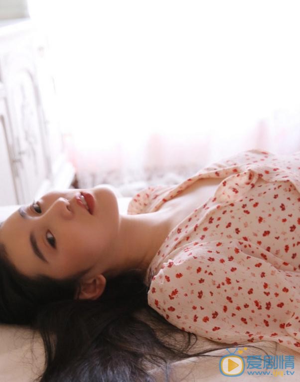 张辛苑碎花写真 张辛苑高清写真_张辛苑高清剧照