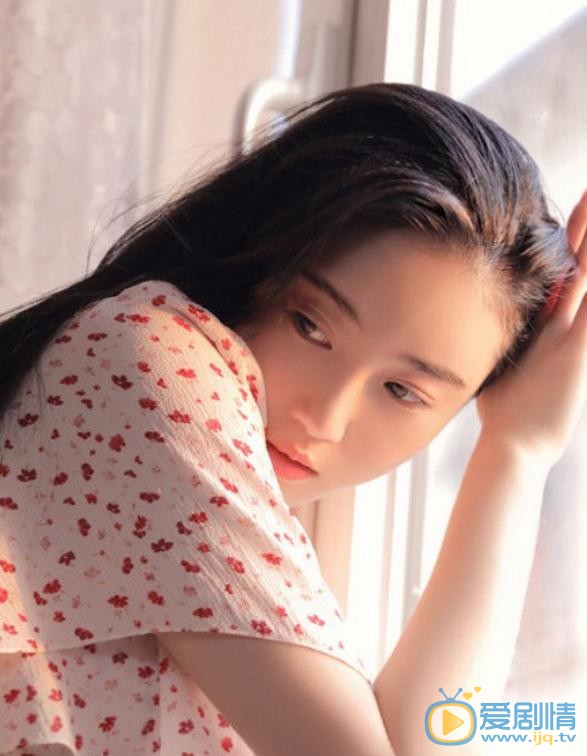 张辛苑碎花写真 张辛苑高清写真_张辛苑高清剧照