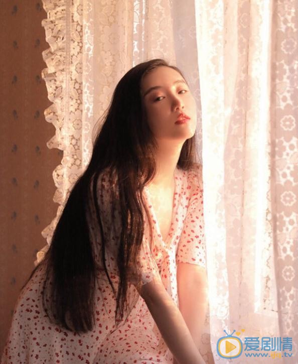 张辛苑碎花写真 张辛苑高清写真_张辛苑高清剧照