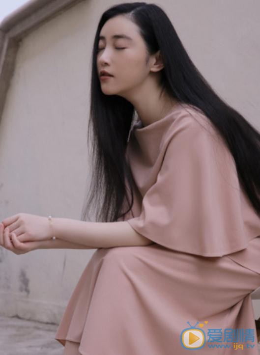 张辛苑粉色写真 张辛苑高清写真_张辛苑高清剧照