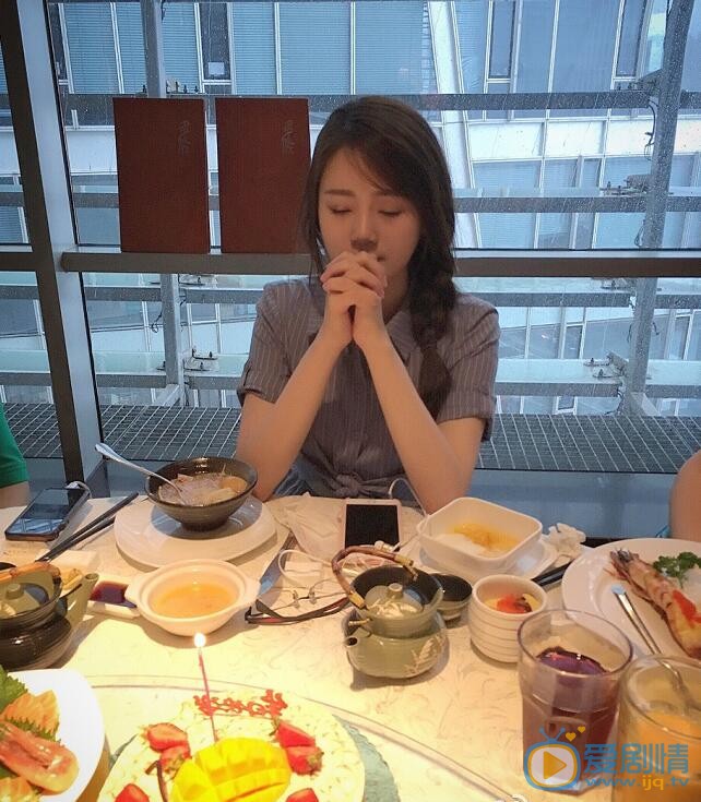 张可盈生活照 张可盈高清写真_张可盈高清剧照