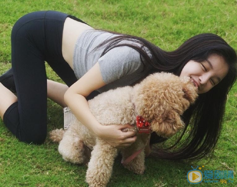 鲁筱冉街拍写真 鲁筱冉高清写真_鲁筱冉高清剧照