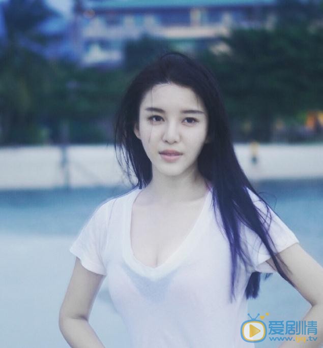 鲁筱冉街拍写真 鲁筱冉高清写真_鲁筱冉高清剧照