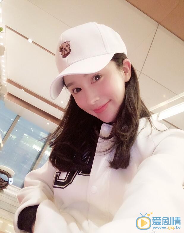李艾瑾卖萌照 李艾瑾高清写真_李艾瑾高清剧照