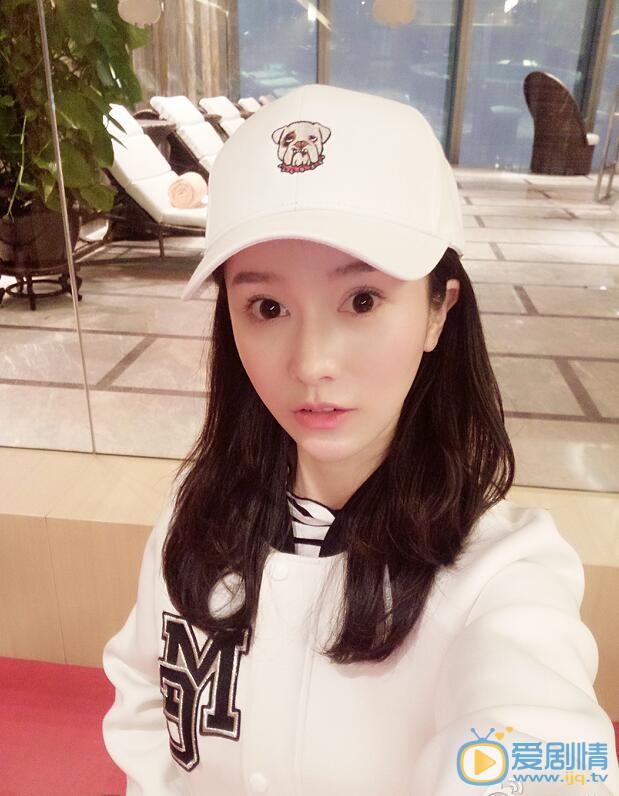 李艾瑾卖萌照 李艾瑾高清写真_李艾瑾高清剧照