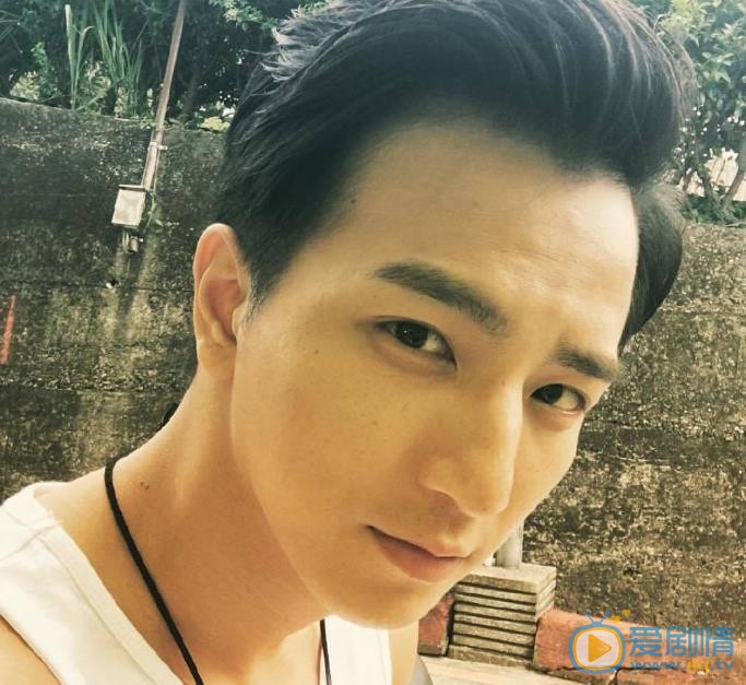 亲爱的王子大人赵杰扮演者杨奇煜写真生活照