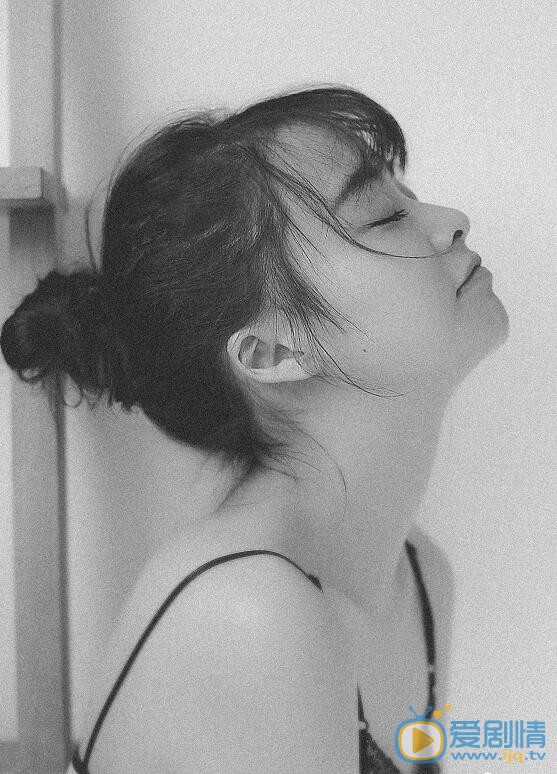 余心恬黑白写真 余心恬高清写真_余心恬高清剧照