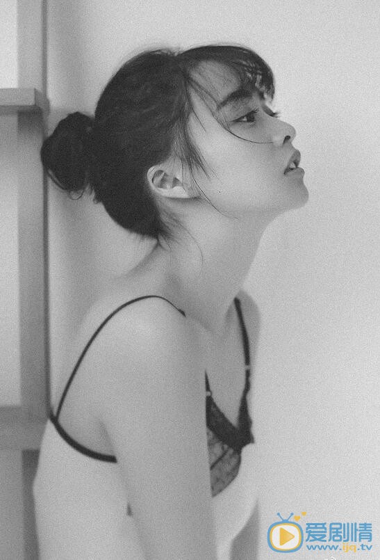 余心恬黑白写真 余心恬高清写真_余心恬高清剧照