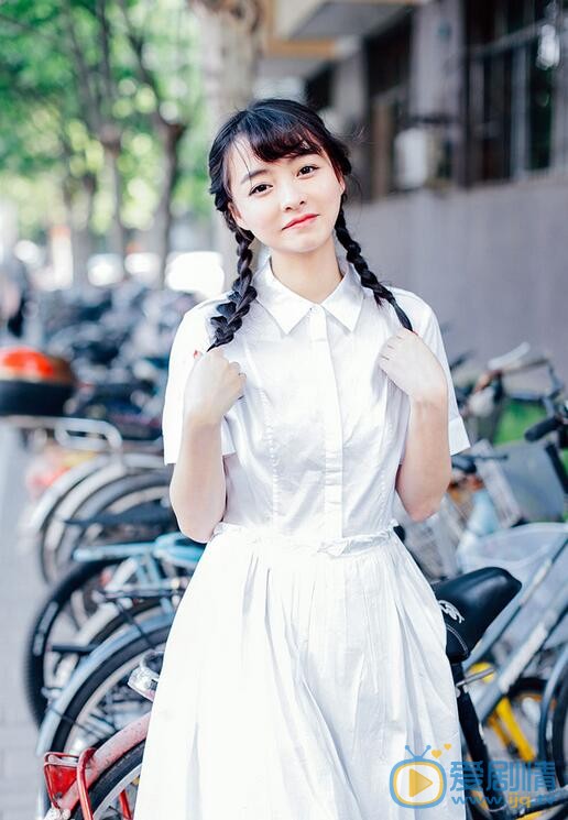 余心恬街拍写真 余心恬高清写真_余心恬高清剧照