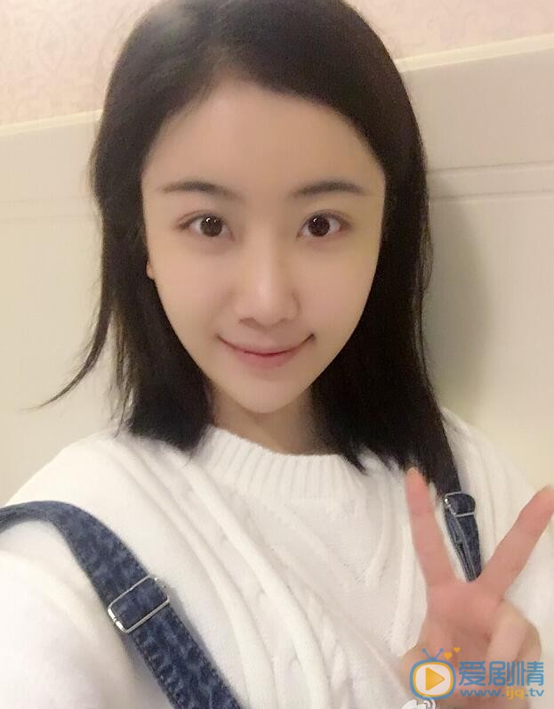 李思琪卖萌照 李思琪高清写真_李思琪高清剧照