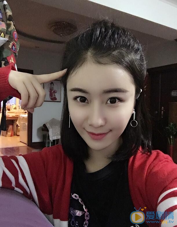 李思琪卖萌照 李思琪高清写真_李思琪高清剧照