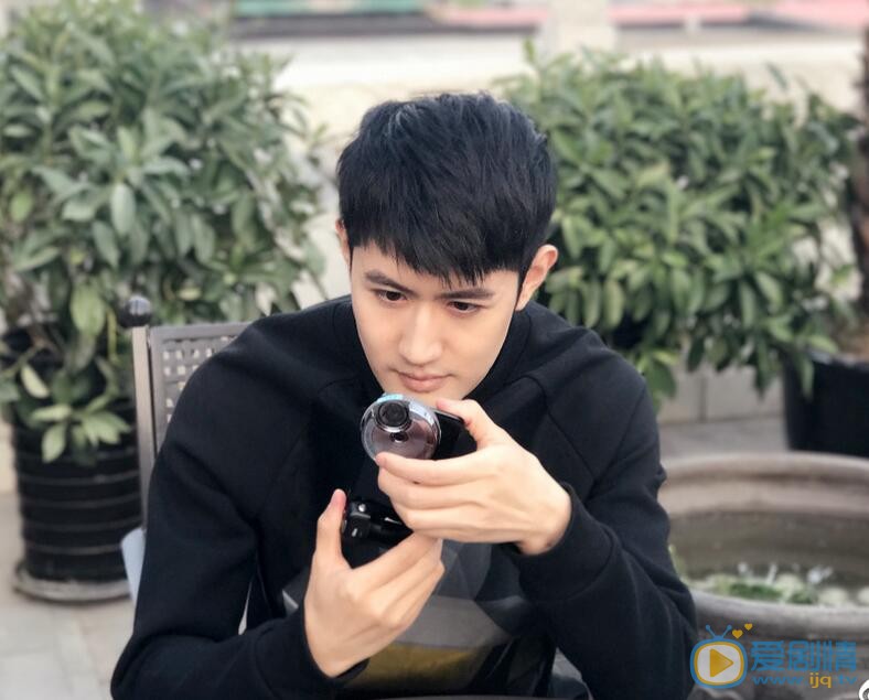 王超伟街拍写真 王超伟高清写真_王超伟高清剧照