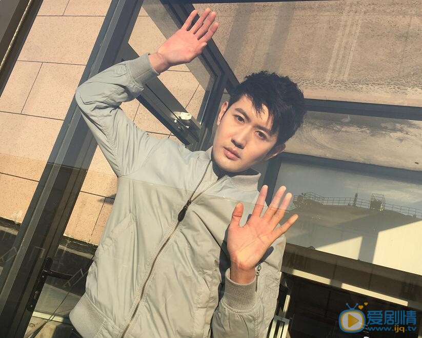 王超伟街拍写真 王超伟高清写真_王超伟高清剧照