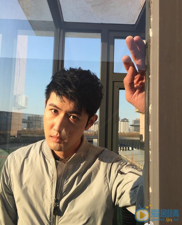 王超伟街拍写真 王超伟高清写真_王超伟高清剧照