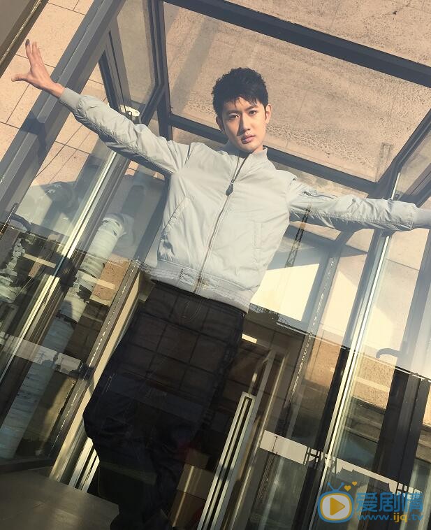 王超伟街拍写真 王超伟高清写真_王超伟高清剧照