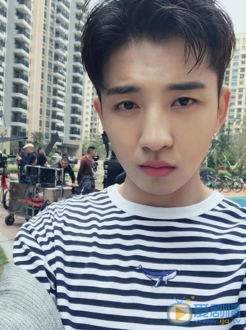 李政军生活照 李政军高清写真_李政军高清剧照