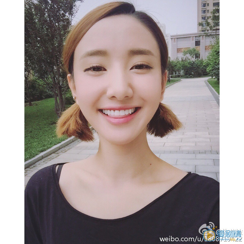 许芳铱可爱照 许芳铱高清写真_许芳铱高清剧照
