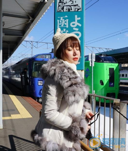 叶梓棠外国街头写真 叶梓棠高清写真_叶梓棠高清剧照
