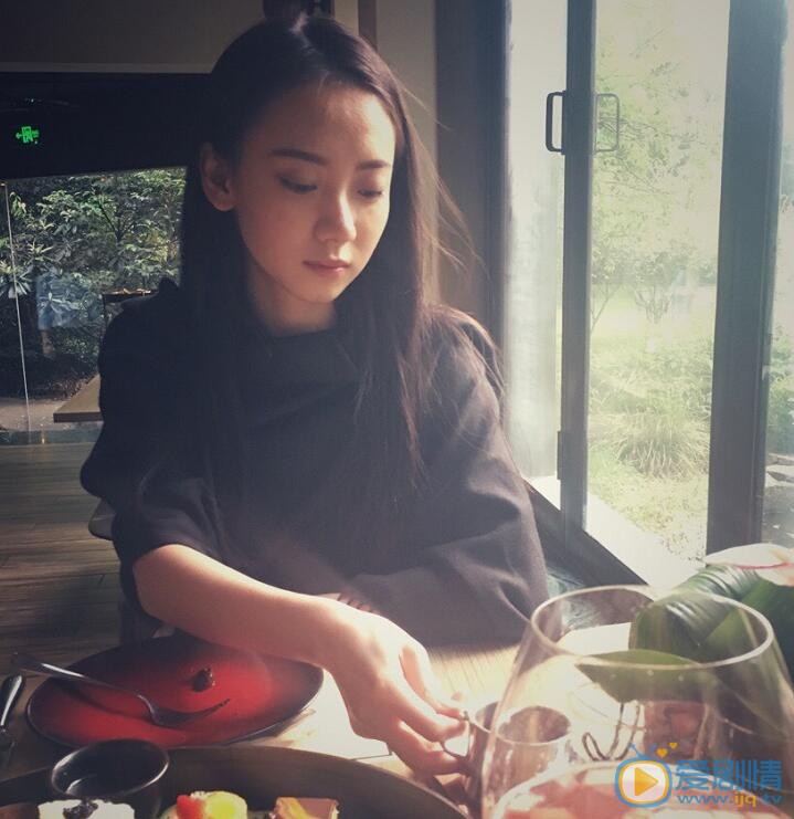 董钒生活照 董钒高清写真_董钒高清剧照