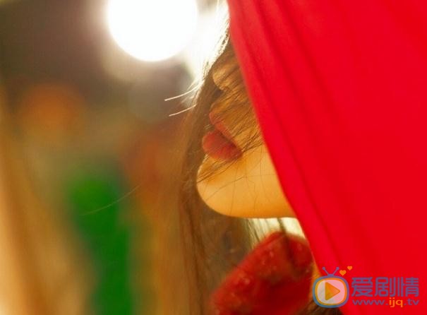 于小琬红色写真 于小琬高清写真_于小琬高清剧照