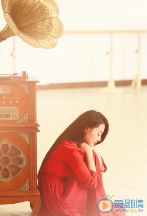 于小琬红色写真 于小琬高清写真_于小琬高清剧照